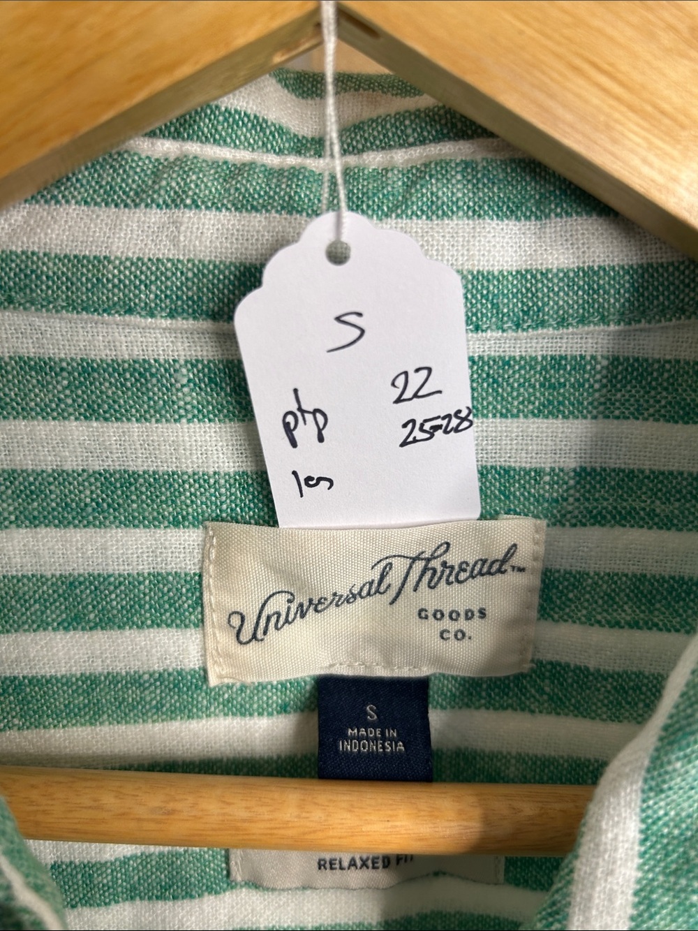 Universal Thread Green and White Striped Relaxed-Fit Shirt - Picture 6 of 9